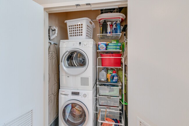 Building Photo - 1425 Locust St