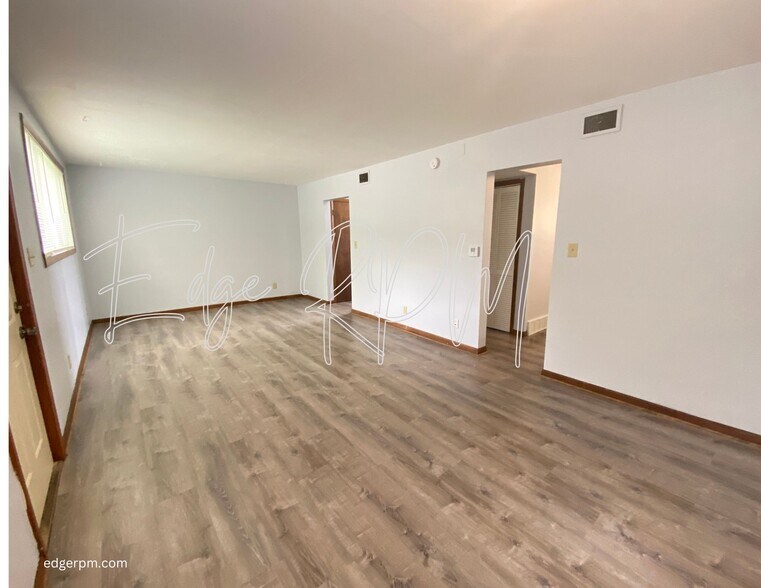Building Photo - 610 E Seerley Blvd
