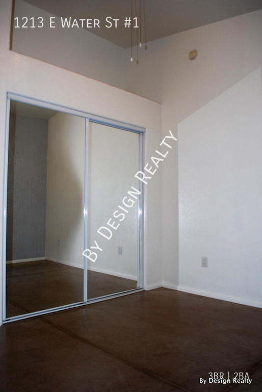 Building Photo - 1213 E Water St
