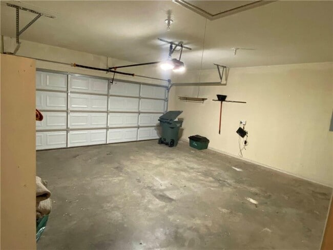 Building Photo - 2949 Bluegrass Pl