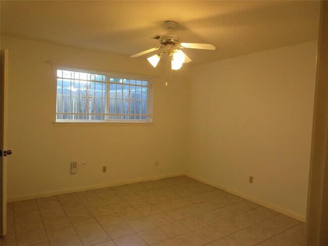 Building Photo - 1006 Walnut Bend Ln