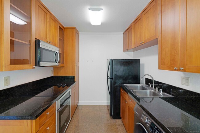 Building Photo - 3136 Via Alicante