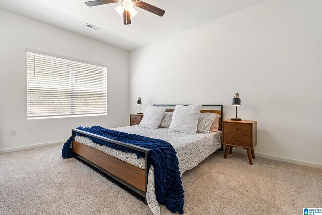Building Photo - 5700 Post Oak Trl