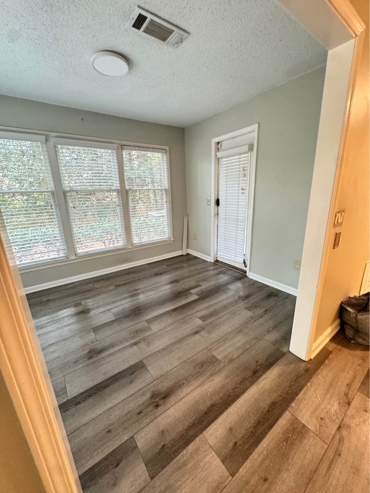 Building Photo - 601 Abingdon Way