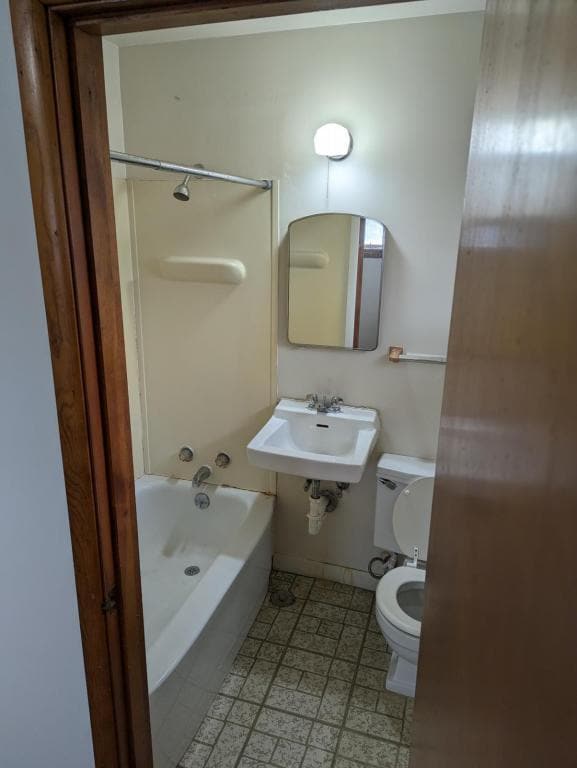 Building Photo - 2 James Pl