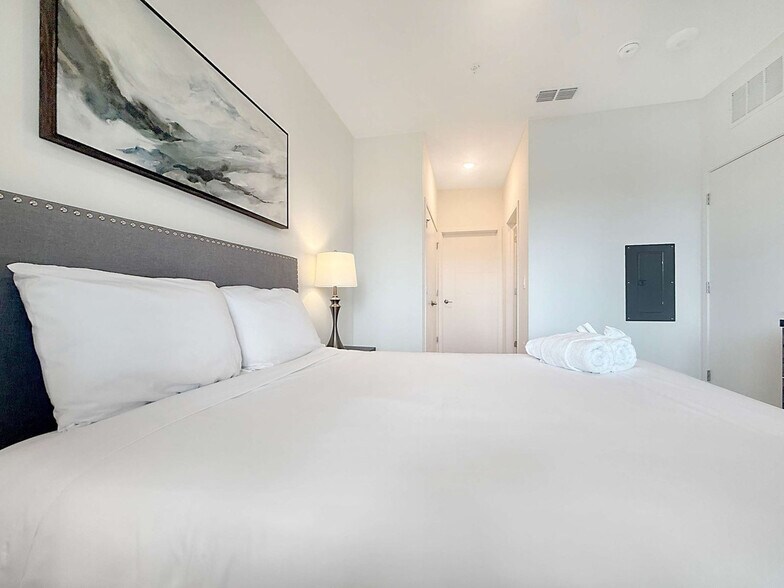 Building Photo - 5570 122nd Cir E