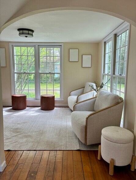 Building Photo - 22325 Fairmount Blvd