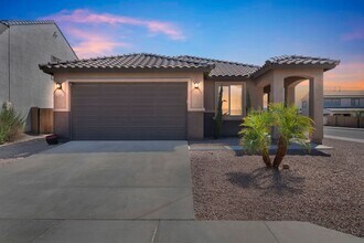 Building Photo - Immaculate & Move-In Ready – Upscale 3BR/2...