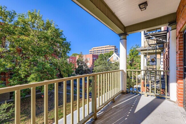 Building Photo - 1376 Pearl St