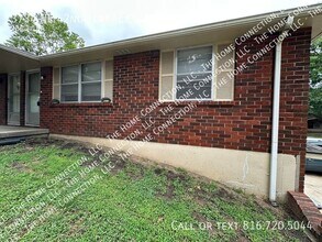 Building Photo - 3734 NE 42nd Terrace