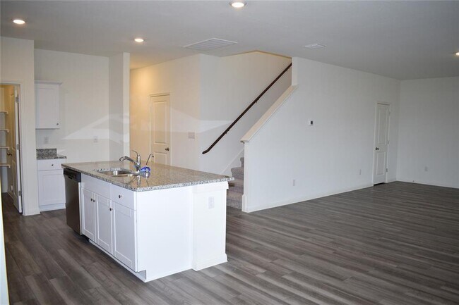 Building Photo - 431 Robins Nest Ln