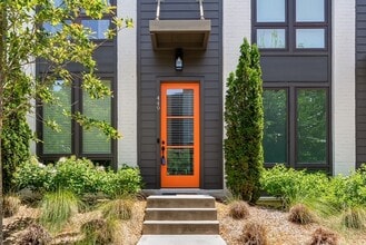 Building Photo - 449 Parkway Dr NE