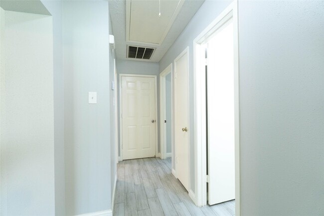 Building Photo - 9122 Benwick St