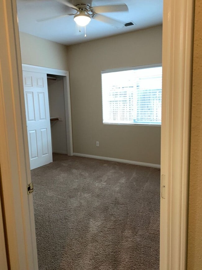 Building Photo - Beautiful 4 bed home in Northwest Bakersfi...