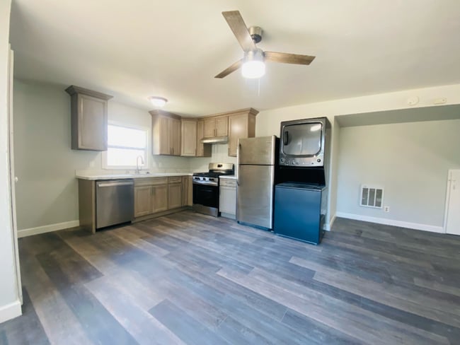 Building Photo - 1140 West St