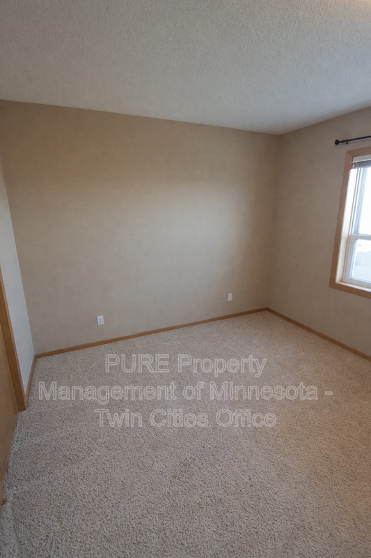 Building Photo - 18 Hope Cir