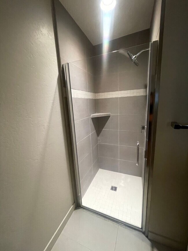 Building Photo - Newer & Beautiful 2bd/2bth condo in Ashland