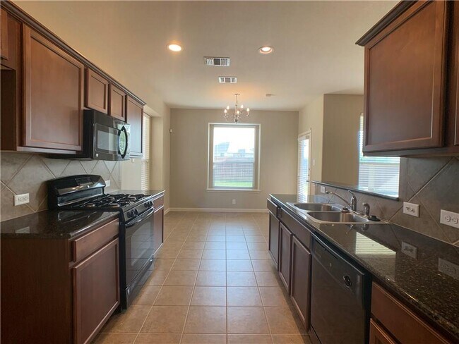 Building Photo - 2312 Nestlewood Dr