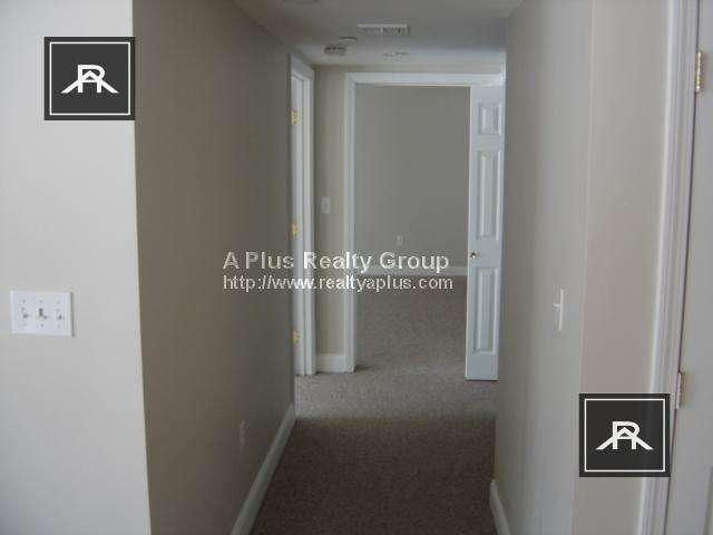 Building Photo - 2 bedroom in Boston MA 02132