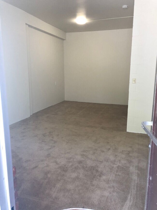 Building Photo - Talusan (920 SE Midway Blvd)