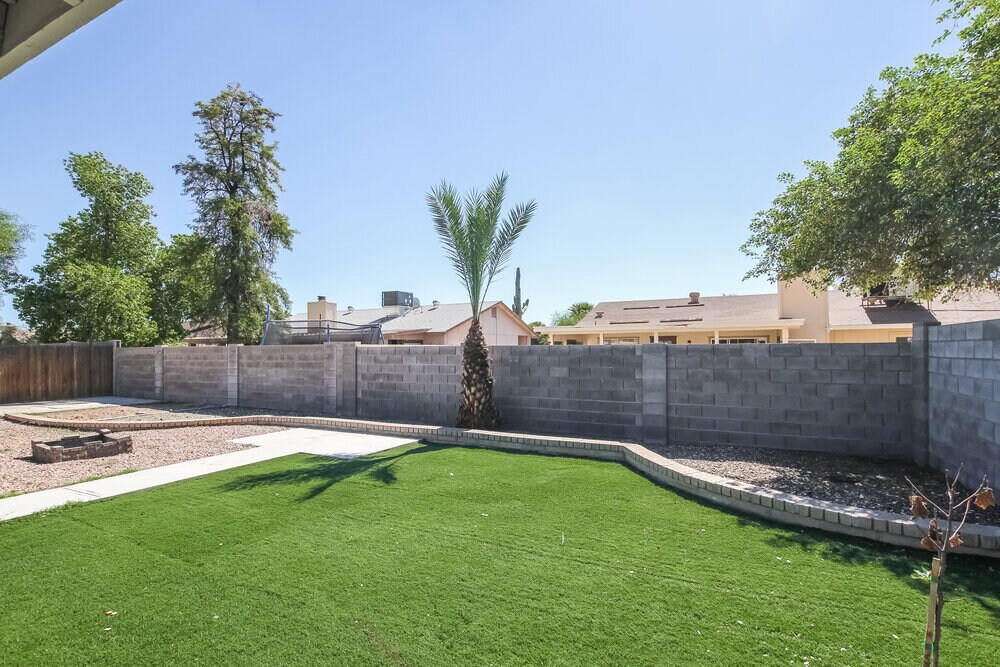 Building Photo - 5523 W Villa Maria Dr