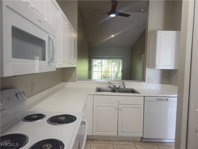 Building Photo - 331 NE 24th Ave