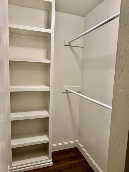 Building Photo - 509 Meadow Lake Dr