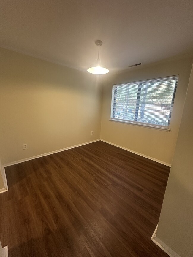 Building Photo - 2 Bed Condo Minutes to Downtown Raleigh & ...