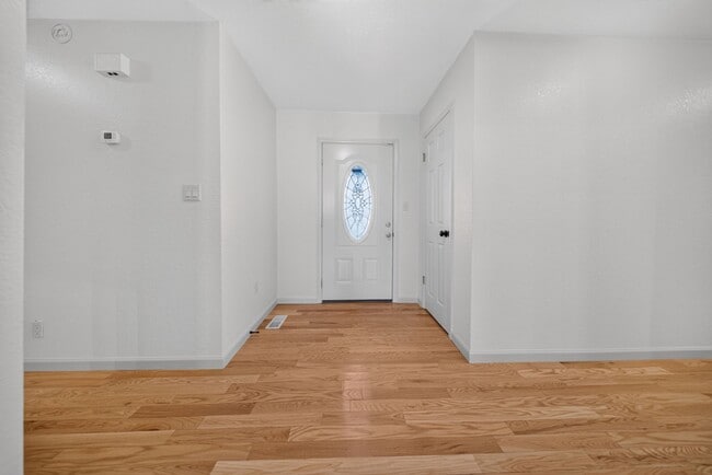 Building Photo - 5715 E 64th St