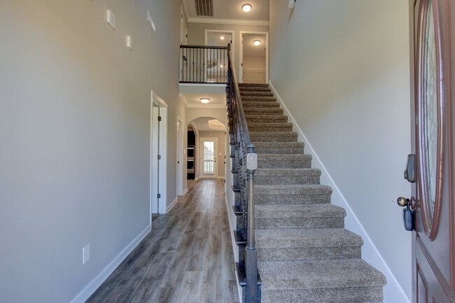 Building Photo - Big and Beautiful Smart Home