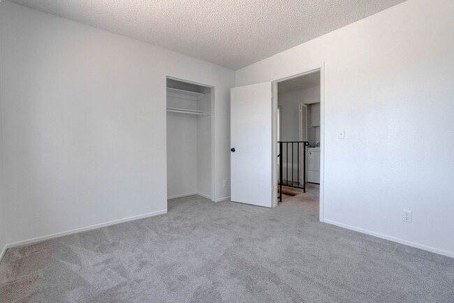 Building Photo - 5519 Myron Cir