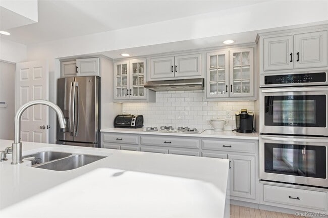 Building Photo - 845 Budds Pond Rd