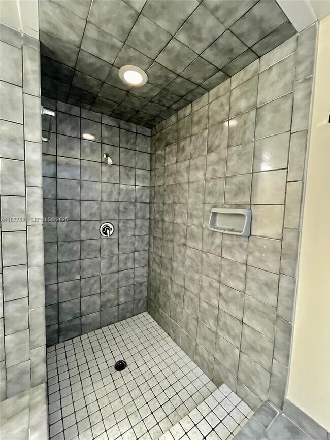 Building Photo - 8251 SW 157th Ave