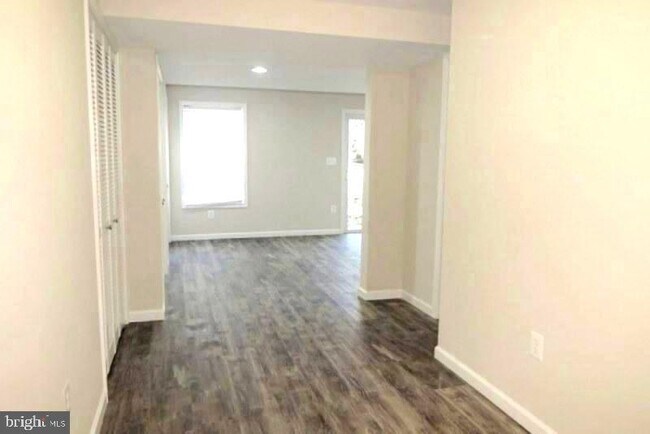 Building Photo - 17325 Sandy Knoll Dr