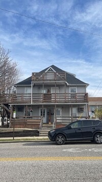 Building Photo - UPSTAIRS....2 Bedroom 1 Bath