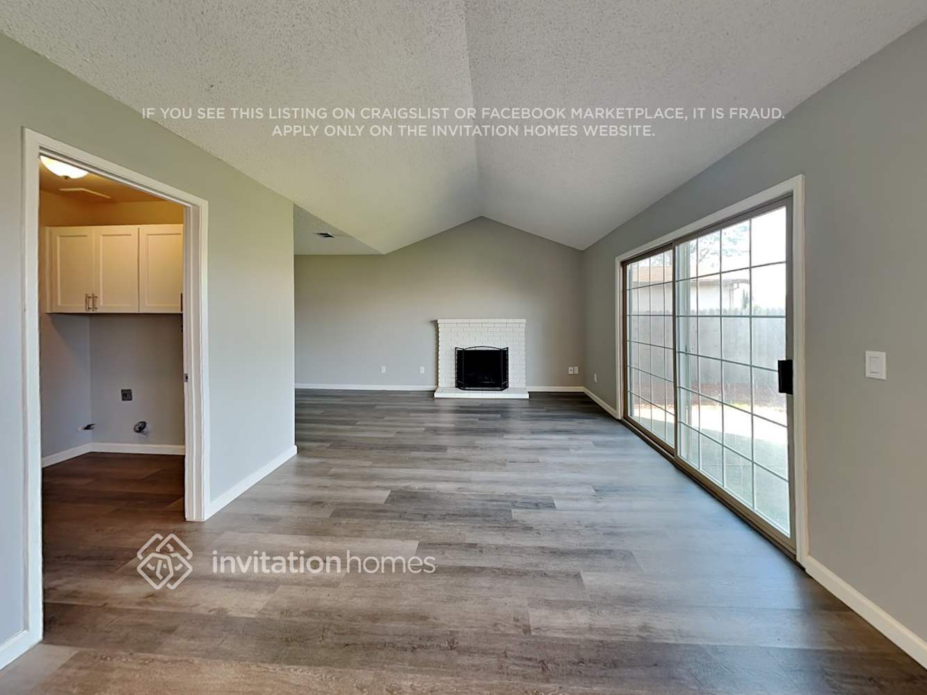 Building Photo - 520 Trumpeter Dr