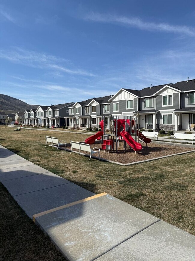 Building Photo - Gorgeous home in Payson, UT