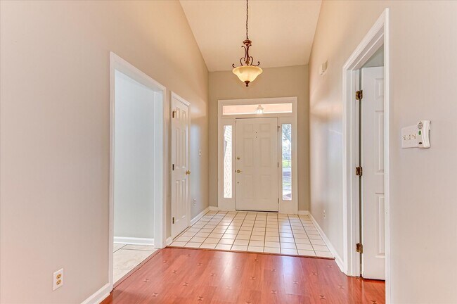 Building Photo - 1140 Parkside Trail