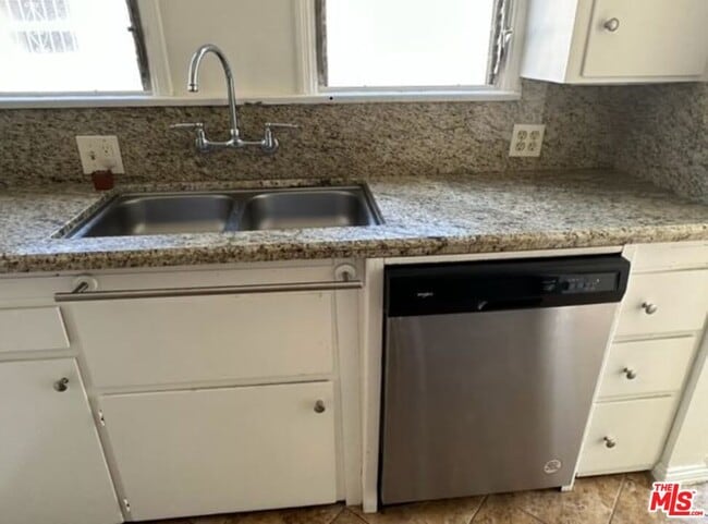 Building Photo - 7970 Blackburn Ave