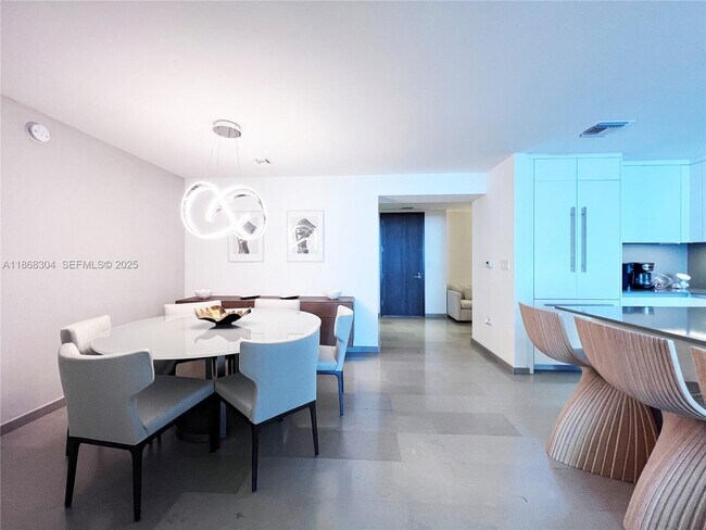 Building Photo - 68 SE 6th St