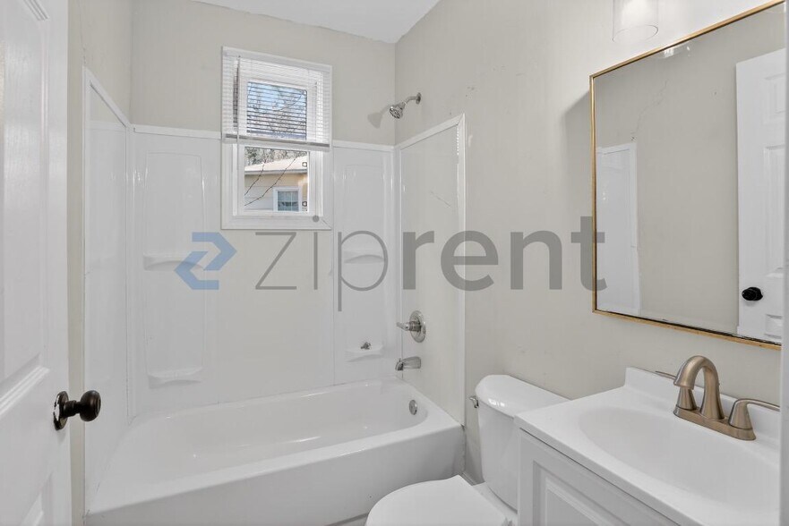 Building Photo - 1361 Byrere Terrace SW