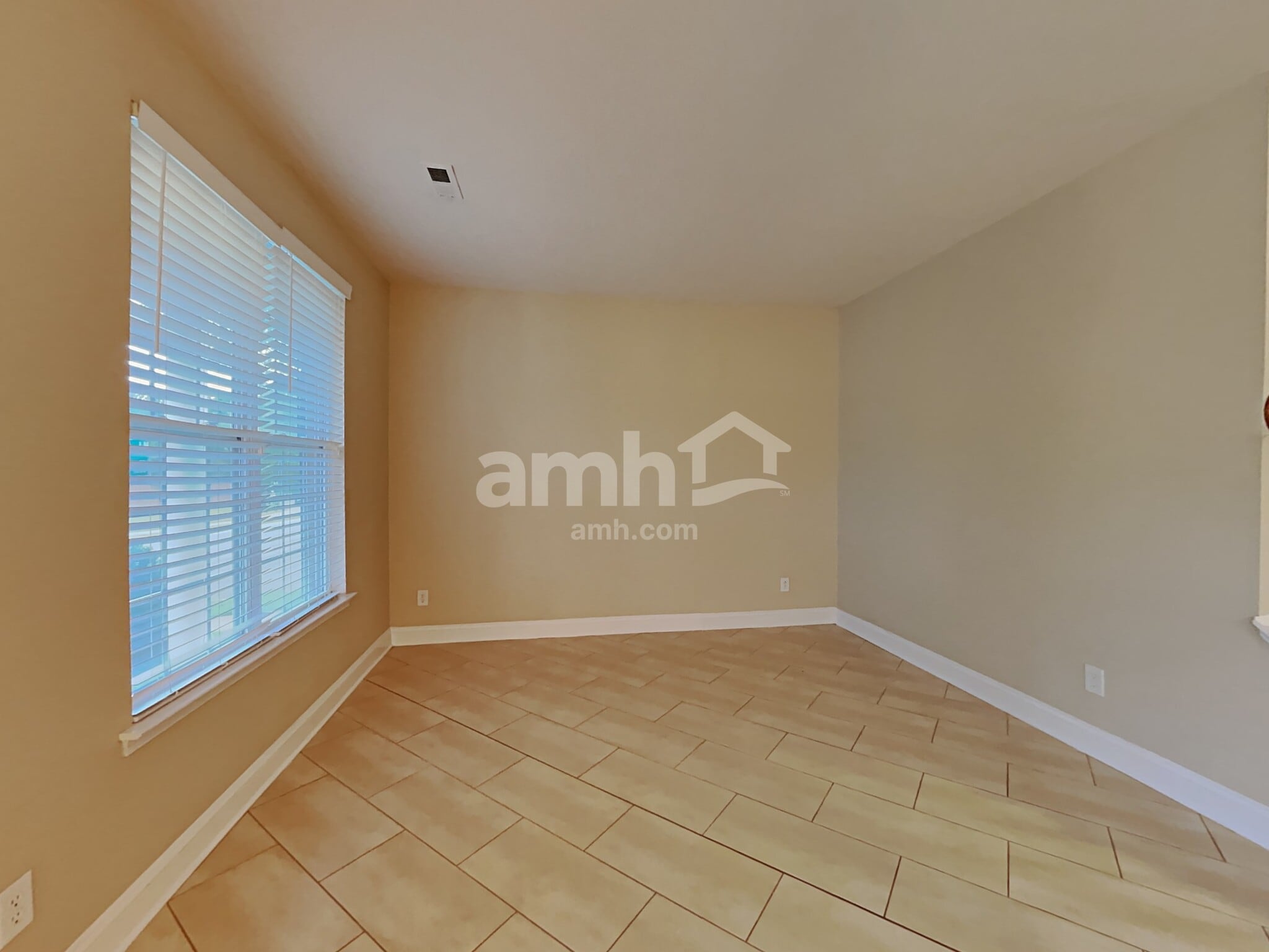 Building Photo - 9203 Greenheather Dr