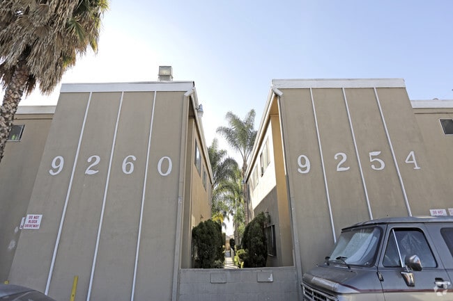 Signage - Palm St Apts