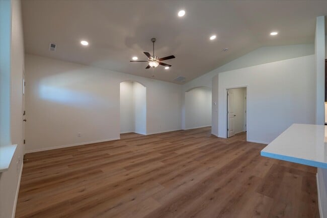 Building Photo - 761 Spyglass