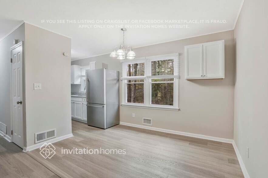 Building Photo - 2155 Venesa Cir