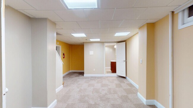 Building Photo - Spacious Three Bedroom Silver Spring House...