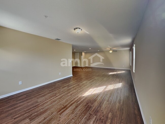 Building Photo - 10016 Caroline Park Dr