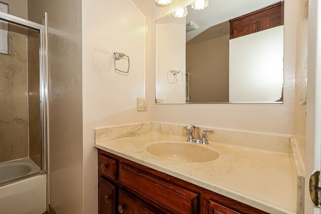 Building Photo - 517DEBBIEDRIVE