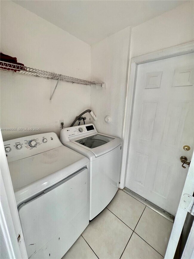 Building Photo - 13776 SW 114th Terrace