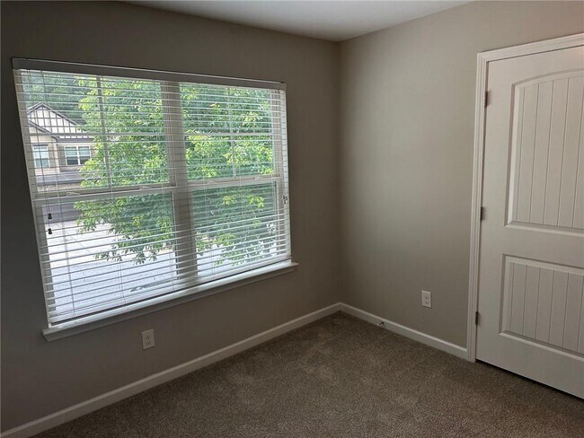 Building Photo - 4680 Raven Wood Loop
